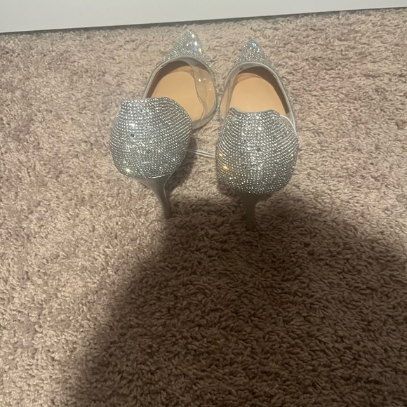 New size 11 decided not to use them for my wedding - Picture 5 of 7